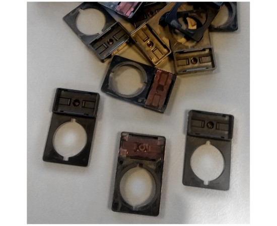 TAG HOLDER DM.22 ADHES. FOR PUSH BUTTON T1527B için D.22 yapışkanlı buton rozeti TAG HOLDER DM.22 ADHES. FOR PUSH BUTTON T1527B için D.22 yapışkanlı buton rozeti